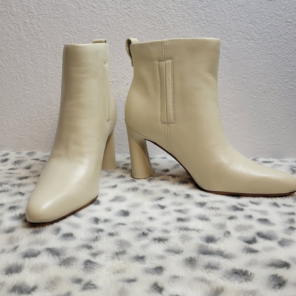 NIB Vince Hillside Leather Bootie In Moonlight Ivory Size 5M - Picture 4 of 11